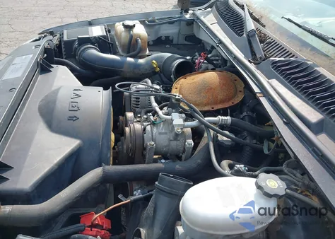 2003 GMC Sierra 1500 Work Truck z USA, uszkodzony, nr VIN 1GTEC14XX3Z269682